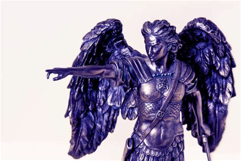 Arcángel Sariel El vigilante de los mandamientos de Dios