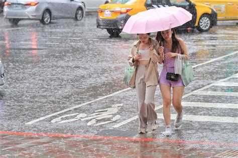 短延時強降雨來了！15縣市大雨特報一路下到晚上 生活新聞 生活 聯合新聞網