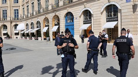 Spektakulärer Überfall auf Luxus Juwelier in Paris oe24 at