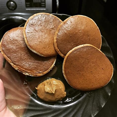 Яичные белки 4 шт 🐣взбиваем с фит парадом до пиков + протеин 15 гр ...