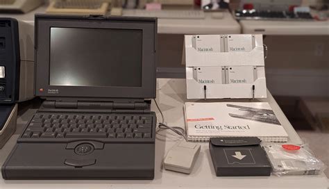 Apple Macintosh PowerBook 100 Series (1991) – Westport Tech Museum