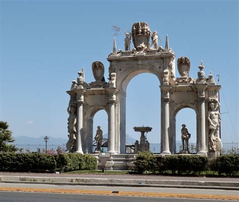 Pietro Bernini Fontana Del Gigante Xvii Secolo Napoli Via