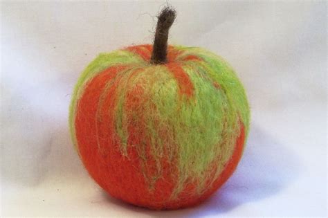 Needle Felted Macintosh Apple Life Size Felted Food Fruit Etsy Подарки