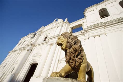 Gran Vista De La Iglesia Cat Lica En La Ciudad De Le N Nicaragua