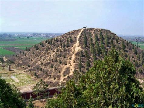 La Grande Pyramide Blanche De Xian Pourquoi La Chine Garde Ses