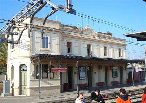 Viaje En Tren De Gav A Barcelona Horarios Tarifas Y Opciones De