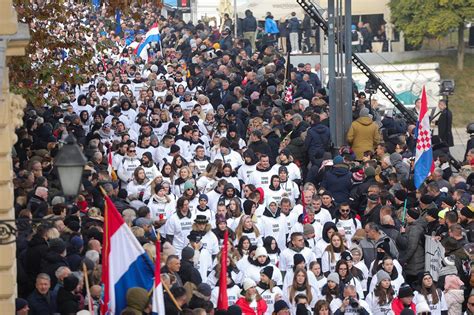 Nadbiskup Iz Vukovara Hrvati Nisu Agresori Nego Rtve Nisu Napada I