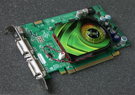 La carte, spécifications, le test - Nvidia GeForce 7600 GT/GS et ATI ...