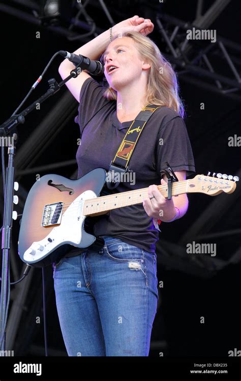 Lissie singer hi-res stock photography and images - Alamy