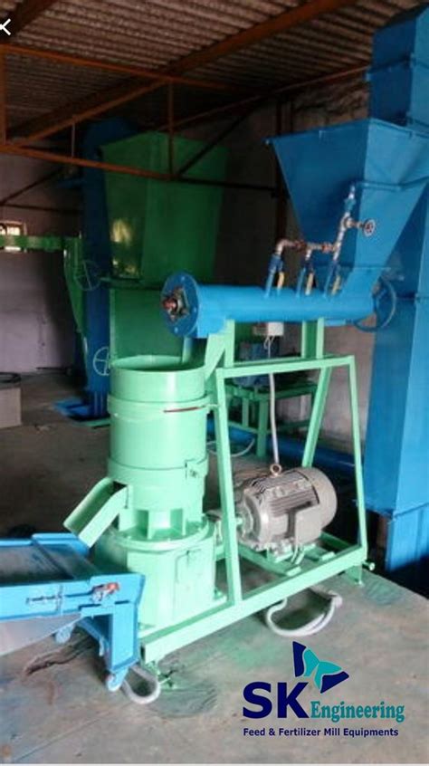 Semi Automatic Poultry And Cattle Pellet Feed Making Machine For