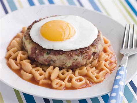 Fundo Alfabeto Macarr O Carne Enlatada Hash Cake Coberto Um Ovo