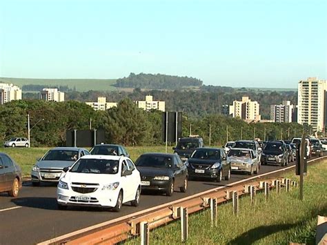 G Dois Acidentes Causam Lentid O Em Avenida Na Zona Sul De Ribeir O