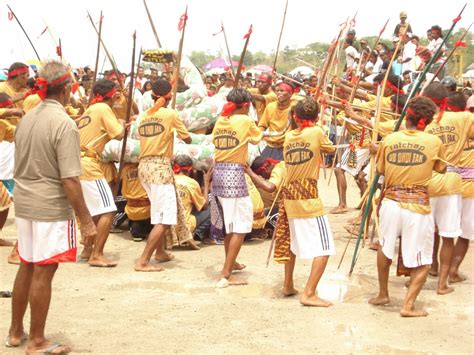 10 Suku di Maluku Serta Penjelasannya - Tambah Pinter