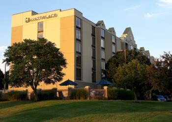 3 Best Hotels in Topeka, KS - Expert Recommendations