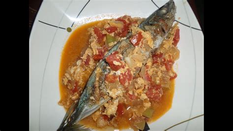 How To Cook Filipino Sarciadong Isda Fish Sarciado Youtube