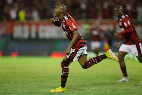 Flamengo Empata O Bangu Em Noite De Retorno De Rodrigo Caio