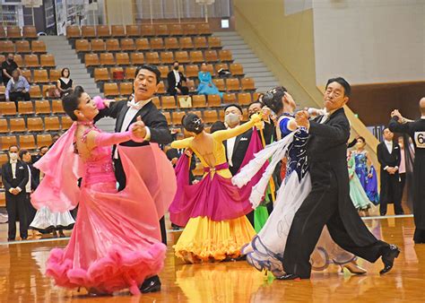 息合わせステップ 全国148組出場 ダンススポーツ競技大会【花巻】｜iwanichi Online 岩手日日新聞社