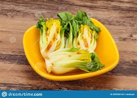 Ensalada De Bok Choy A La Parrilla Imagen De Archivo Imagen De Fresco