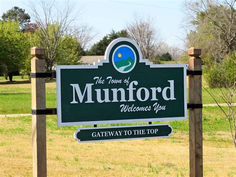 geographically   munford alabama