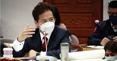 批陳建仁為「小英意志」代理內閣 邱臣遠：應說明護航高端原因 政治 Ctwant