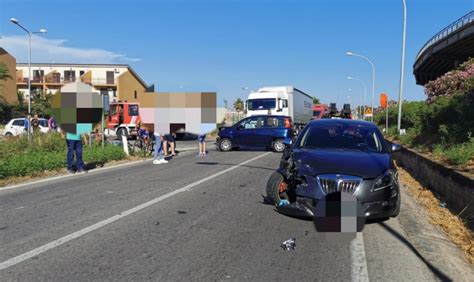 Violento Scontro Sulla Gela Manfria Feriti Strada Sempre Pi