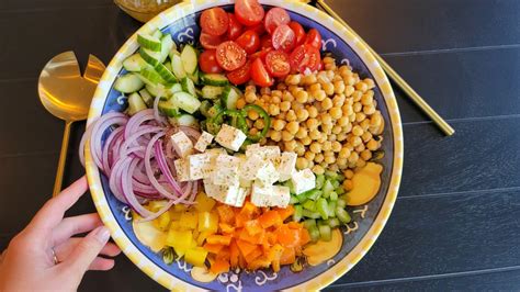 Mediterranean Chickpea Salad Food 400°