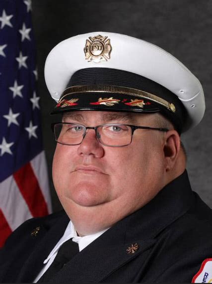 Neenah-Menasha Fire Rescue names new chief to succeed Kevin Kloehn