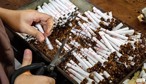 Pemerintah Naikkan Cukai Rokok Persen Pada Dan Ini Alasannya