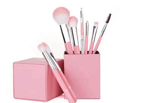 The Best Pink Makeup Brush Sets To Add To Your Makeup Routine