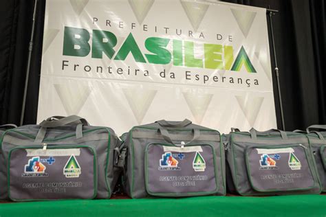 Fernanda Hassem Entrega Kits De Trabalho Para Agentes Comunit Rios De