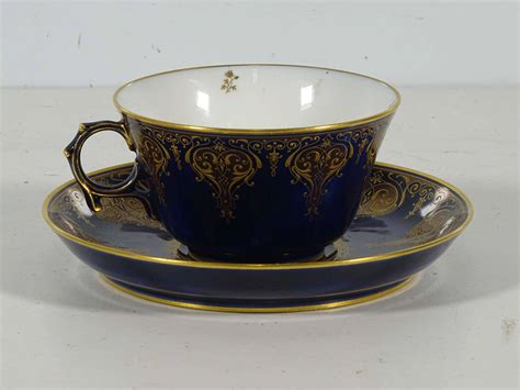 Sevres Tasse Et Sous Tasse En Porcelaine Gros Bleu D Cor De