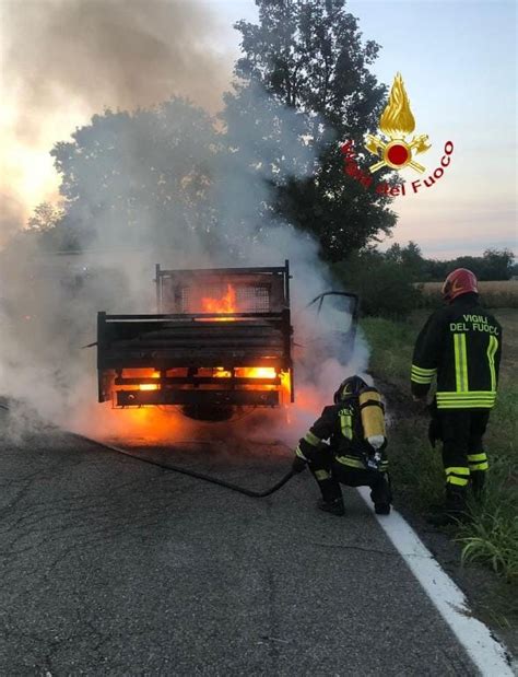 Vigili Del Fuoco Alice Castello Intervento Per Incendio Ad Un