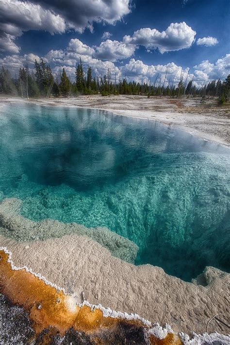 √ Yellowstone Montana National Parks