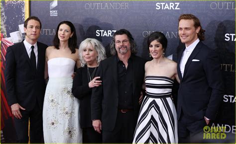 Outlander Stars Caitriona Balfe And Sam Heughan Play Newlywed Game Watch Here Photo 3623054