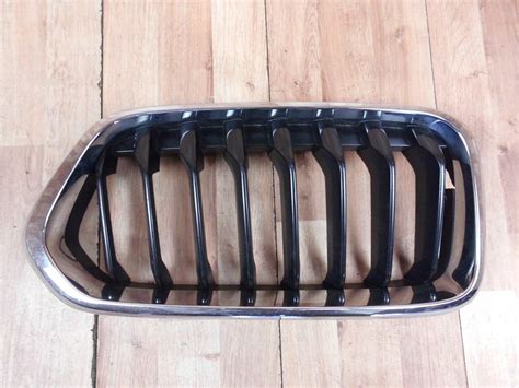 BMW X2 F39 Nerka Atrapa PRAWA Grill 12587695646 Oficjalne Archiwum