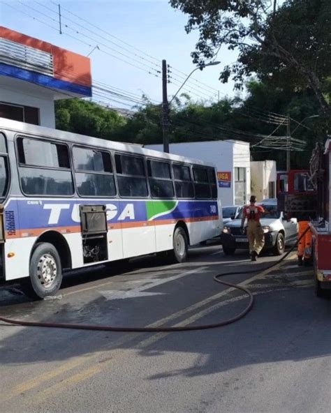 Princípio de incêndio atinge ônibus da Tuga no centro de Guaxupé