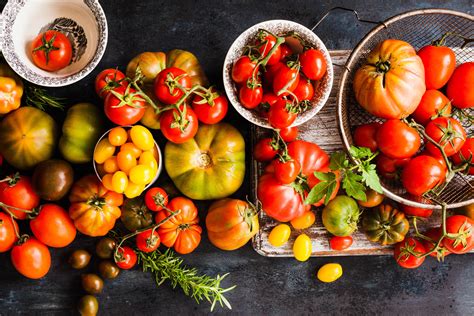 5 Tricks for Starting Tomato and Peppers Seeds Indoors | Espoma Organic