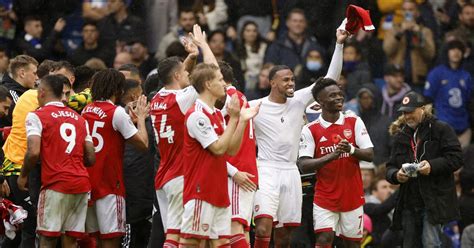 Premier League Arsenal On Top With Win At Chelsea Salahs Brace Helps