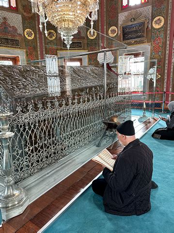 Tomb Of Sultan Muhammad Alfatih And People Are Praying Or Reading Quran ...