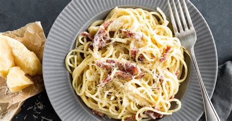 La recette des pâtes carbonara de Julie Andrieu Marie Claire