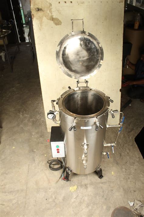 Stainless Steel Laboratory Vertical Autoclave Nes At Rs