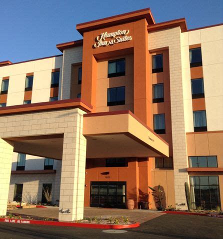 Hampton Inn and Suites Gilbert AZ - Red Oak