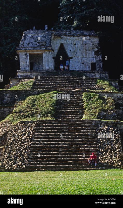 Templo De La Cruz Foliada Palenque Chiapas Mexico Central America Stock