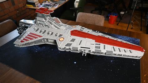 Lego Star Wars Venator-Class Republic Attack Cruiser review | Space