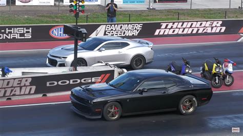 Chevy Camaro Zl Vs Dodge Hellcat Drag Races Show Not All Muscle Cars