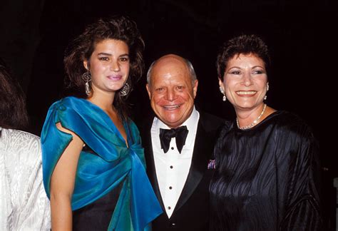 Fans of the Rickles family celebrate the work of larry rickles 4