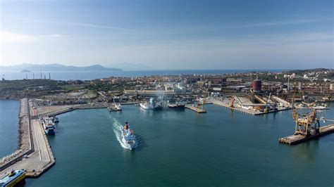 Italy Commissioner Oks New Lng Terminal In Piombino Reuters