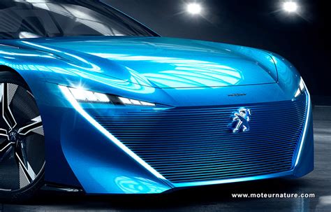 Peugeot Instinct un concept hybride connecté et autonome