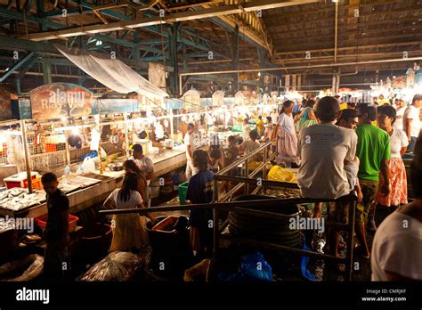 Fish market seafood philippines hi-res stock photography and images - Alamy