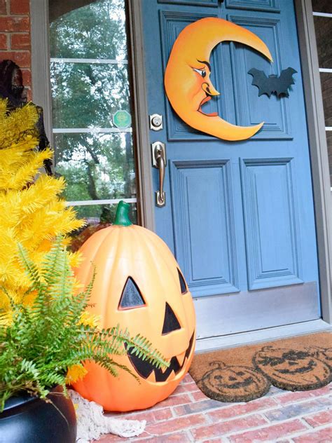 70 Ideas For Spooky Halloween Porch Decorations Hgtv